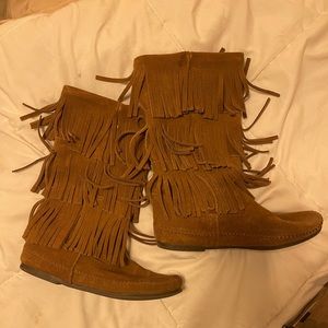 Minnetonka 3-Layer Brown Fringe Boots size 8